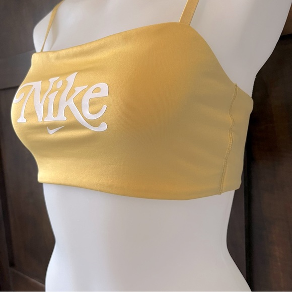 NIKE Retro Femme Bandeau Sports Bra - Mango, Medium - Picture 2 of 9